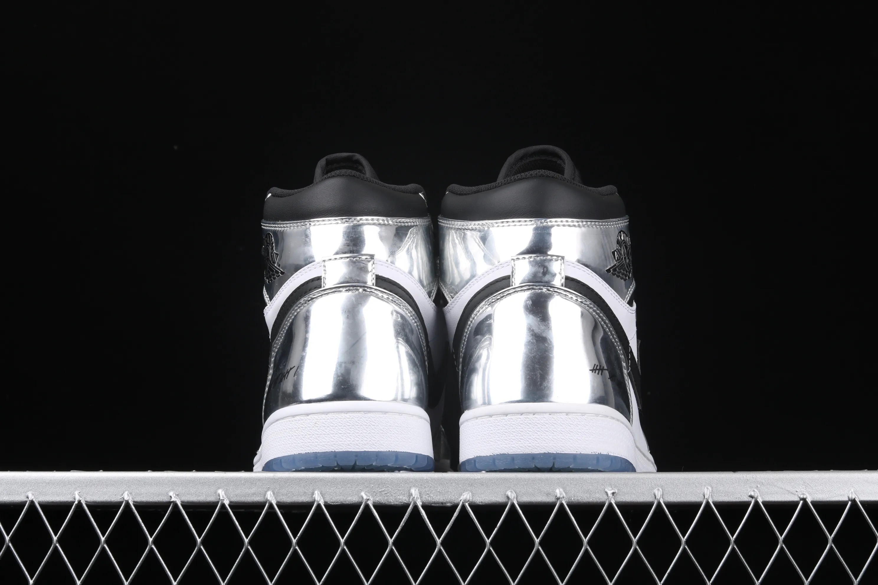 All categories Air Jordan Jordan series basketball shoes Air Jordan 1 High #ZG version Air Jordan 1 Pass The Torch AJ1 Joe 1 Leonard liquid electroplating silver AQ7476-016